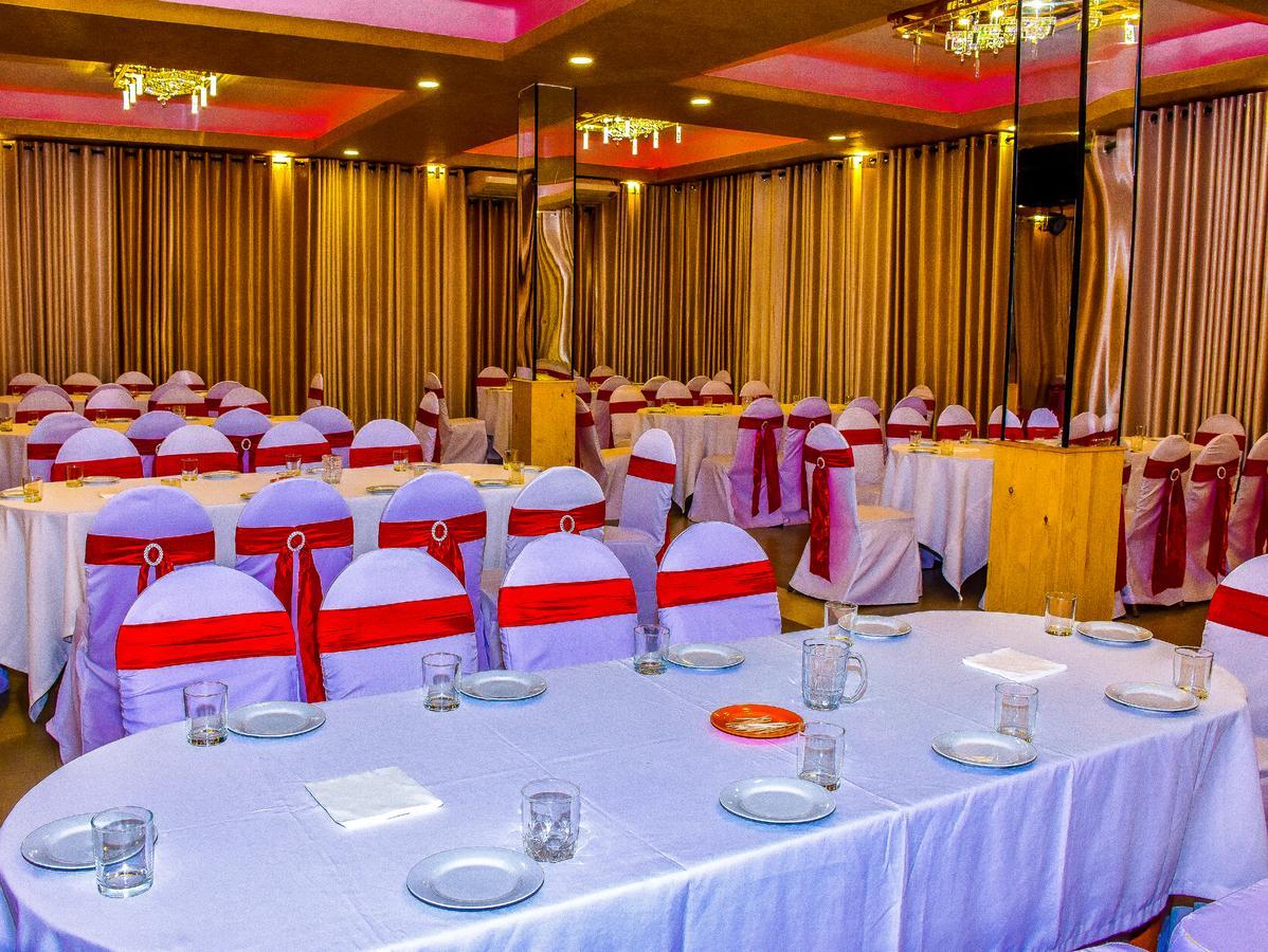 Capitalcity Hotel Бадулла Экстерьер фото