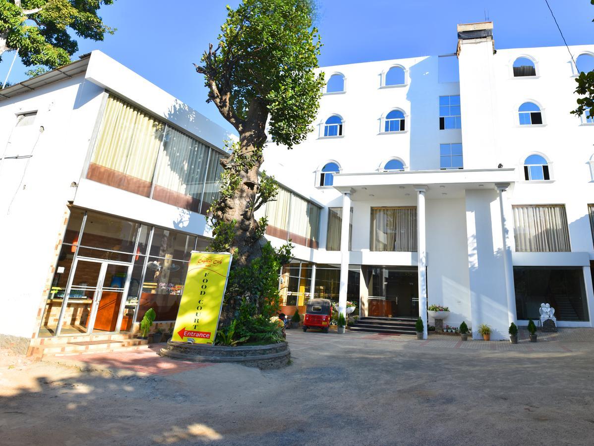 Capitalcity Hotel Бадулла Экстерьер фото